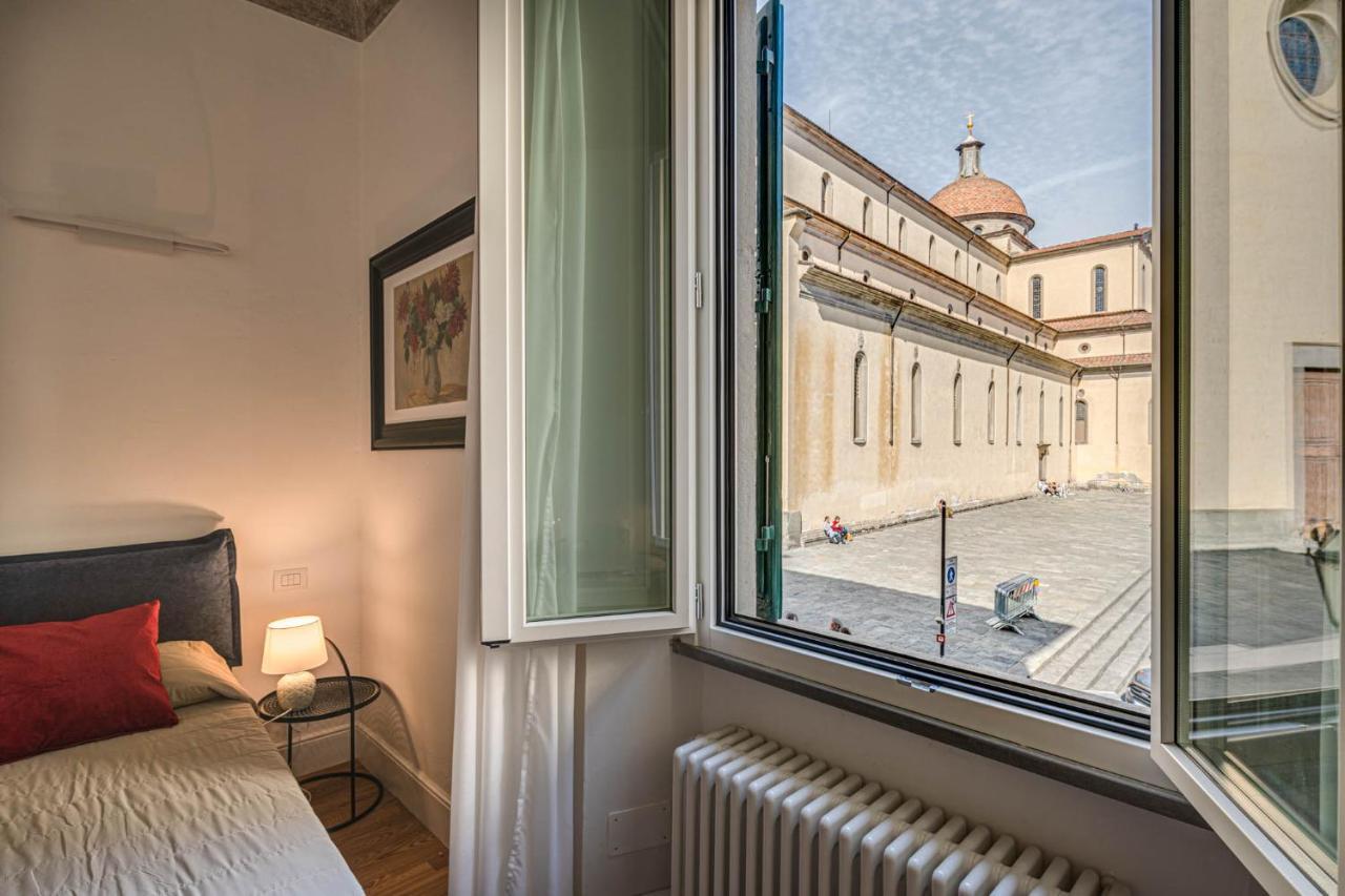 - Brunelleschi Santo Spirito * Florence
