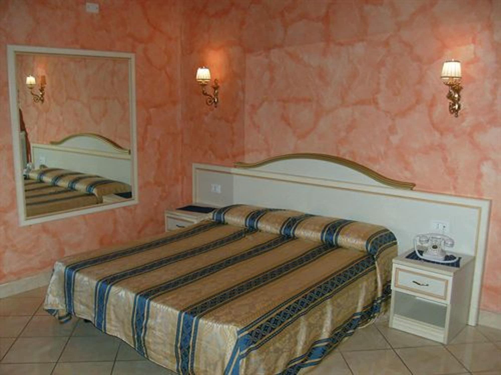 La Corte Dei Principi - Residenza D'epoca 3*