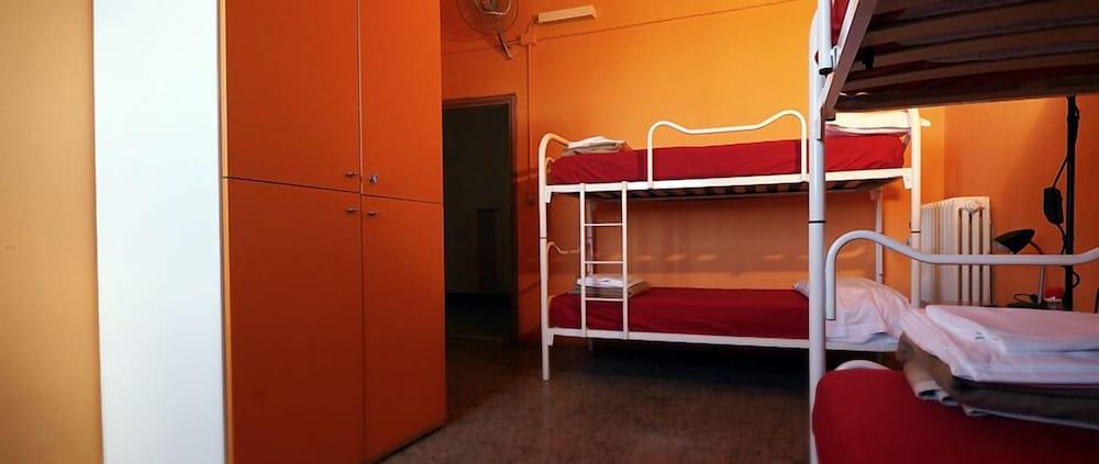 7 Santi Auberge de jeunesse *