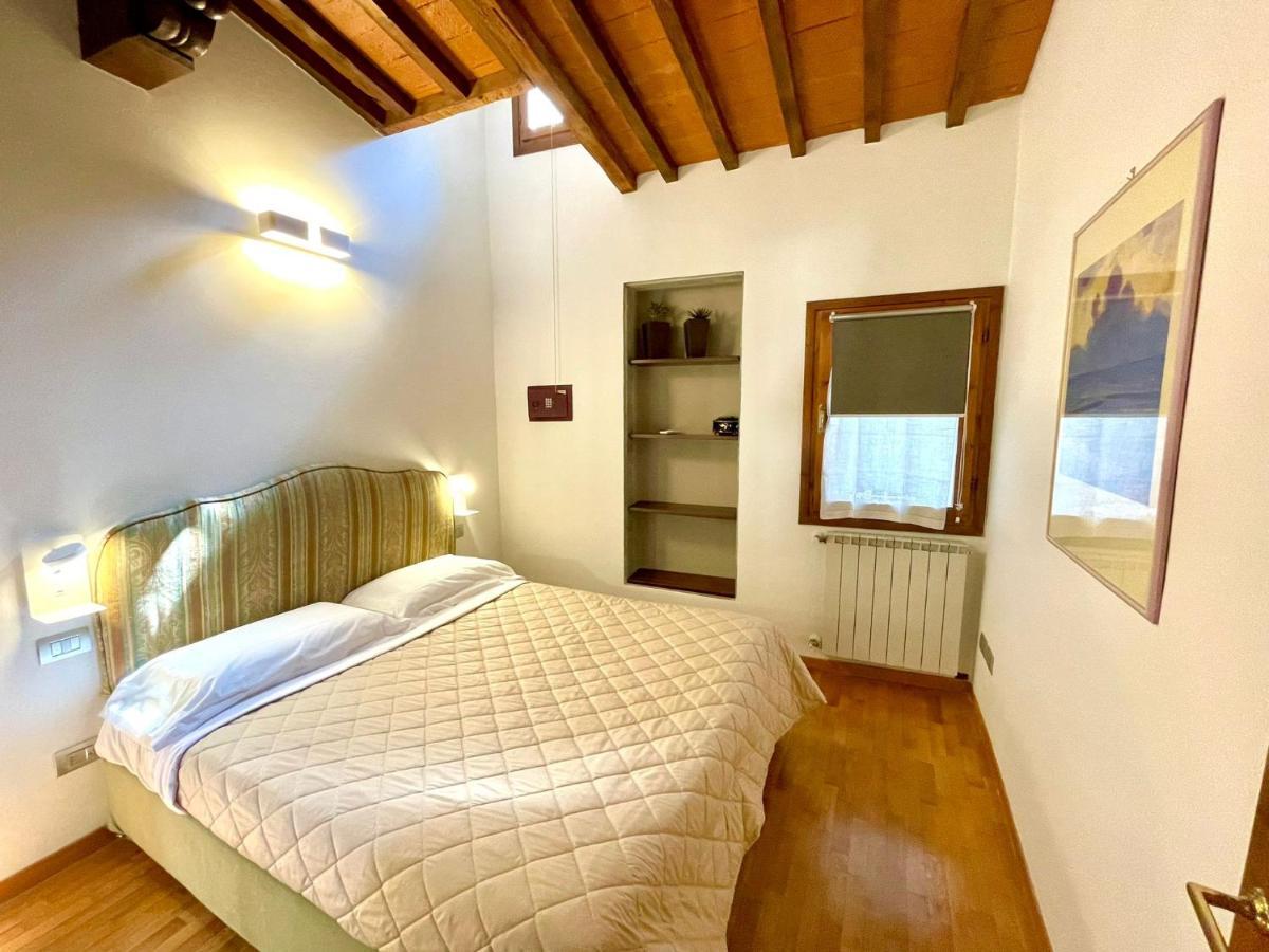 Charming In The Very Heart Of Apartment Florence