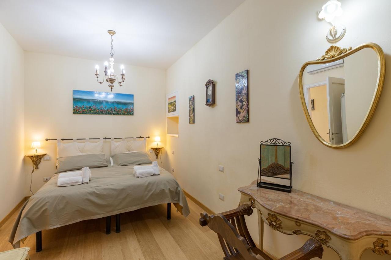 Pinocchio' S House In The Center Of Appartement *