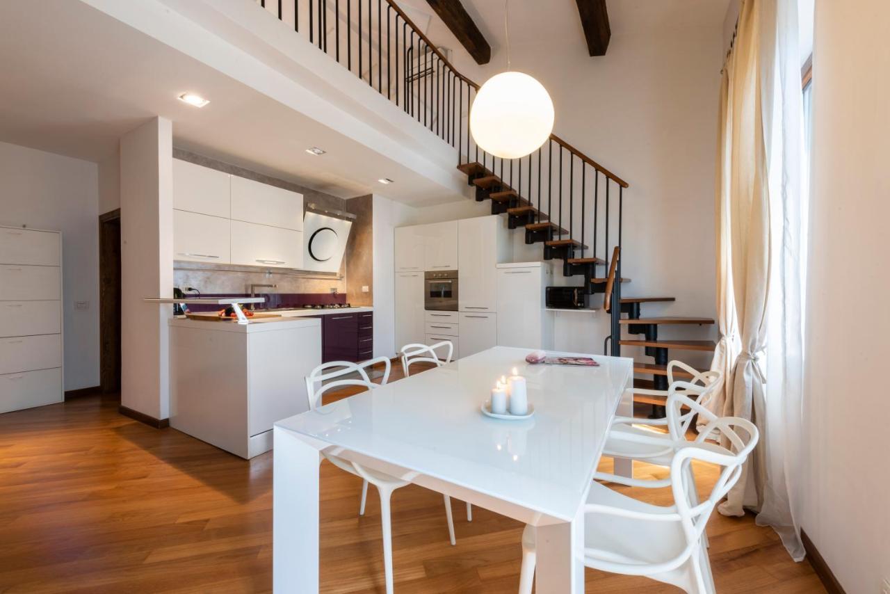 A Design Lover Flat In Appartement *