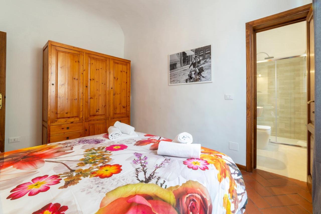 Apartment 110 Sqm 6 Sleeps In Santa Croce Florence
