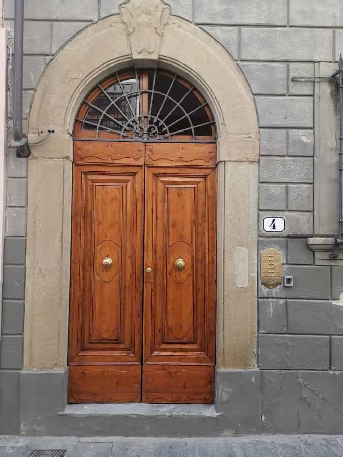110 Sqm 6 Sleeps In Santa Croce Apartment Florence