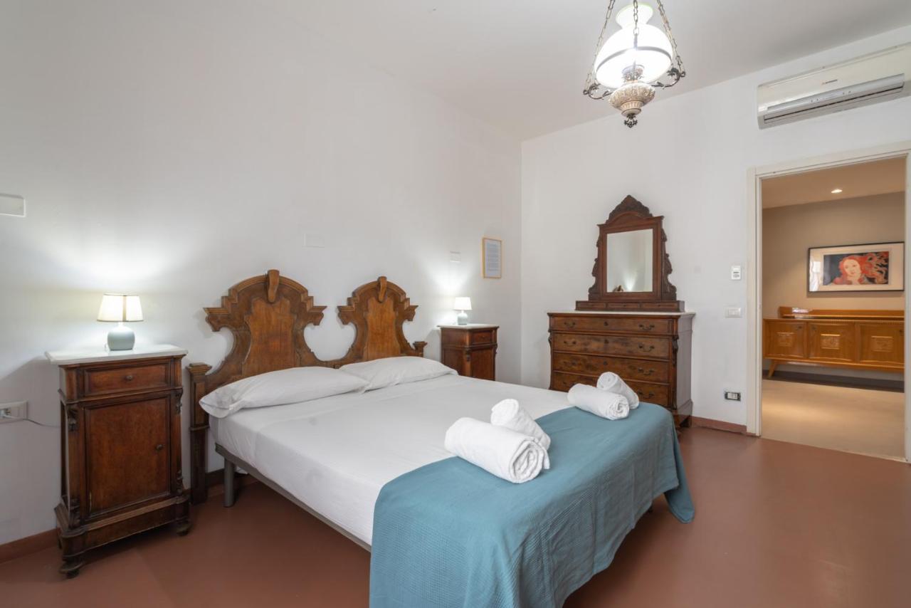 Elegante In Via Cavour Apartment