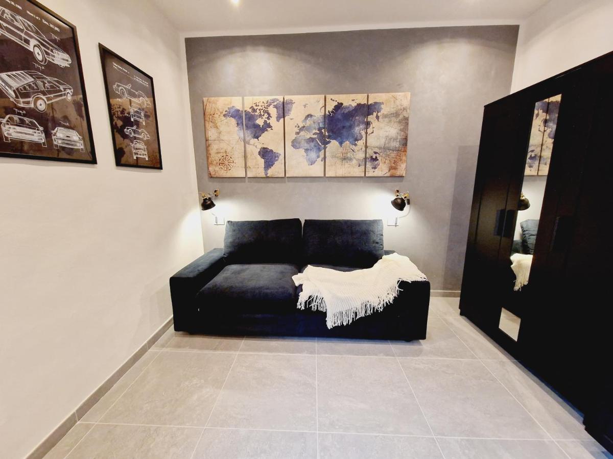 Monna Dina In Apartment Florence