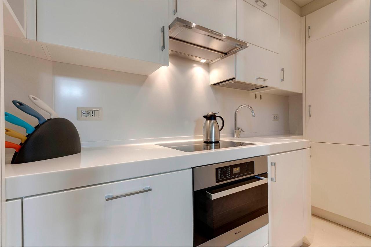 Gold Apartment