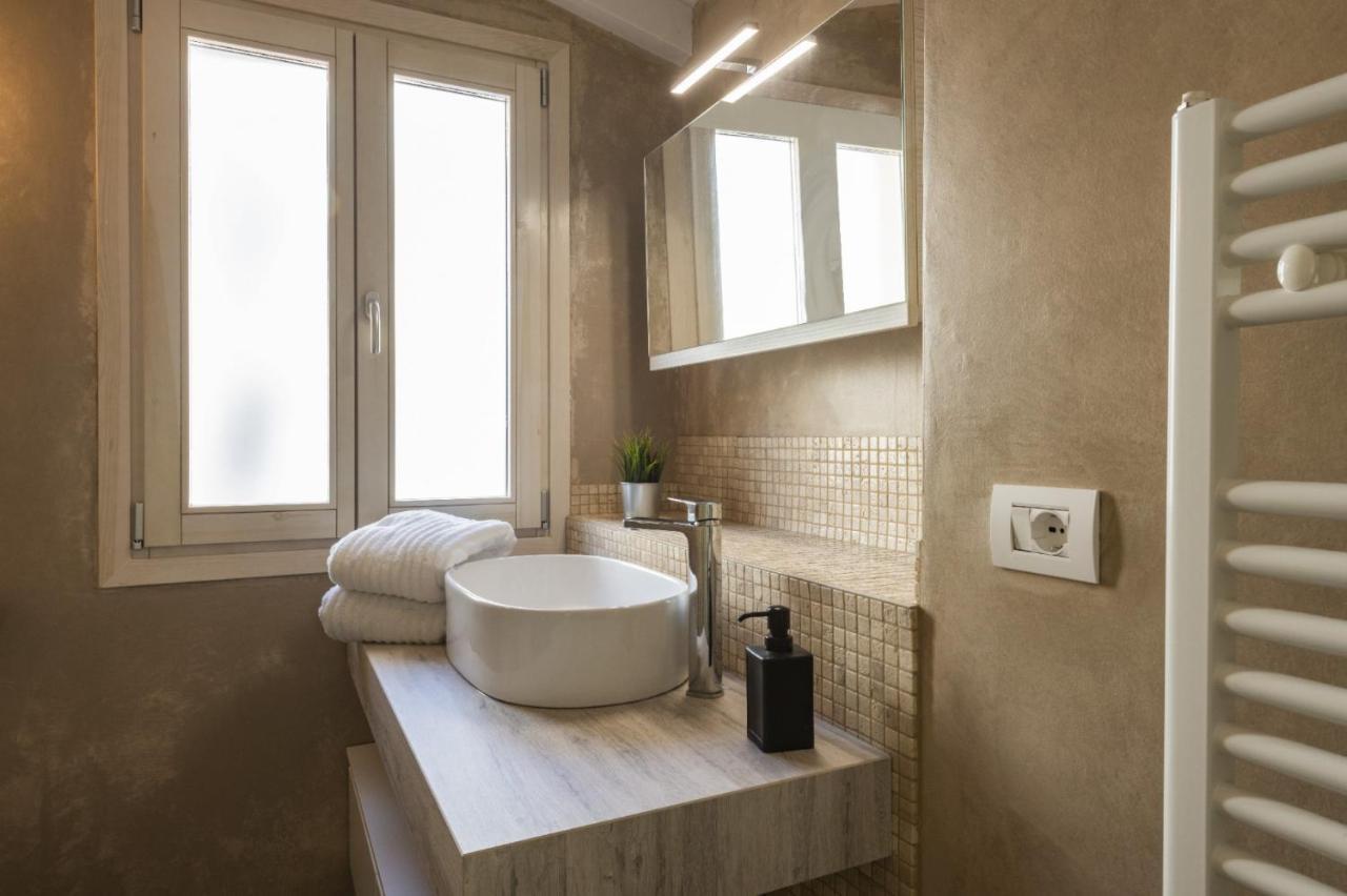 Florence- Oltrarno Garden Apartment