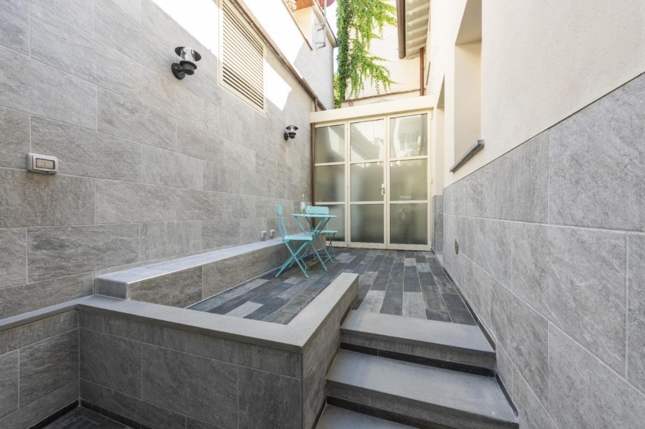 Florence- Oltrarno Garden Apartment *