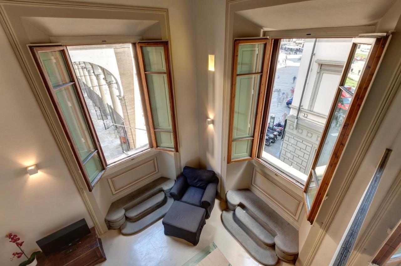 Gold Apartment *
