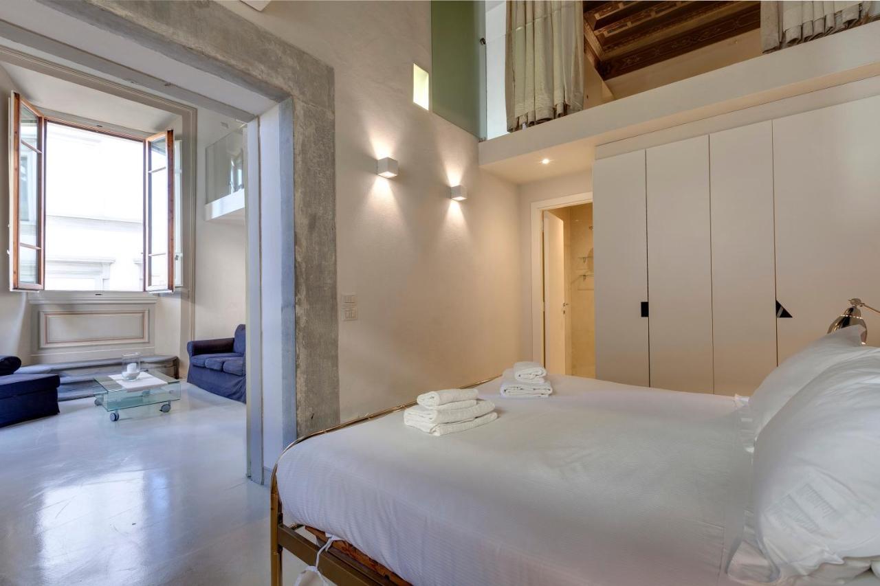 Gold Apartment