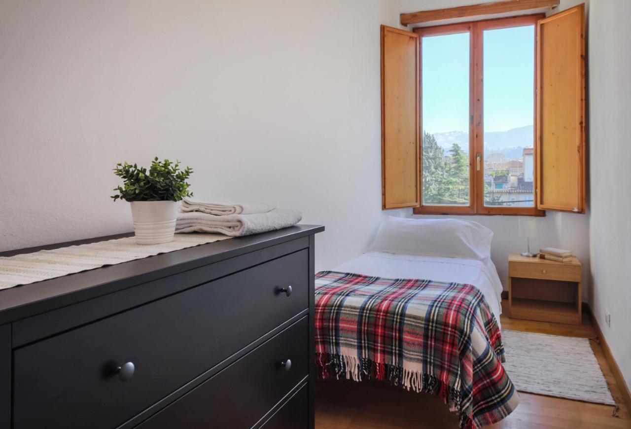 Florence- Giacomini 4 Bedroom Apartment *