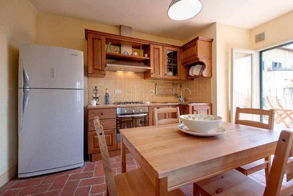 Elegante In Collina Appartement