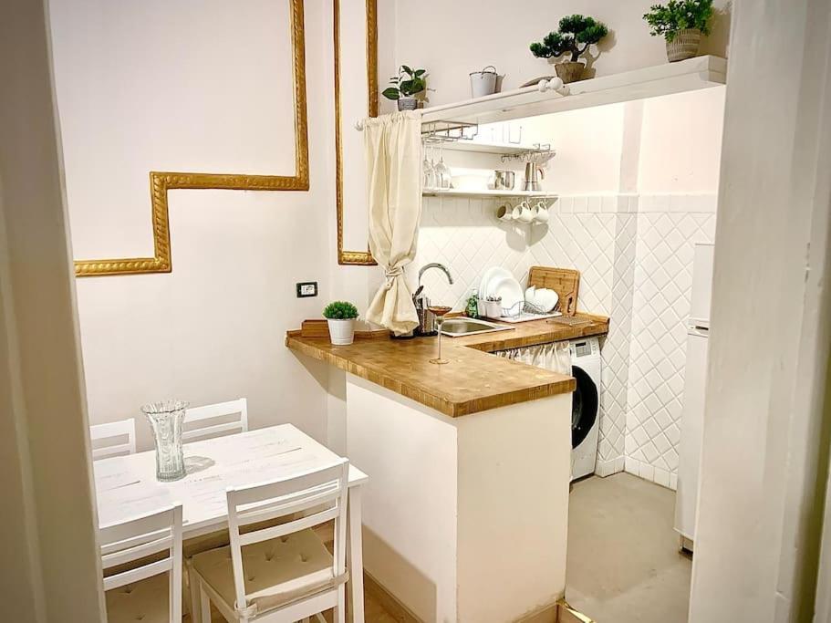 Lovely And Cozy In The Position Appartement Florence