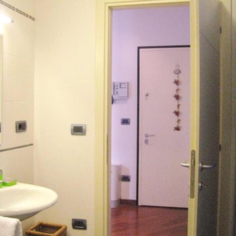 Bright Gioberti Courtyard Apartment Florence