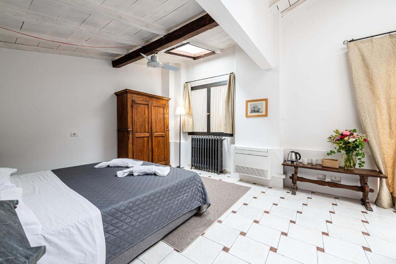 Santa Monaca Suites Maison d'hôtes Florence