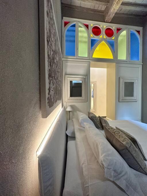 Apartment Lambe Next To Ponte Vecchio And Uffizi - Lovetheapartments