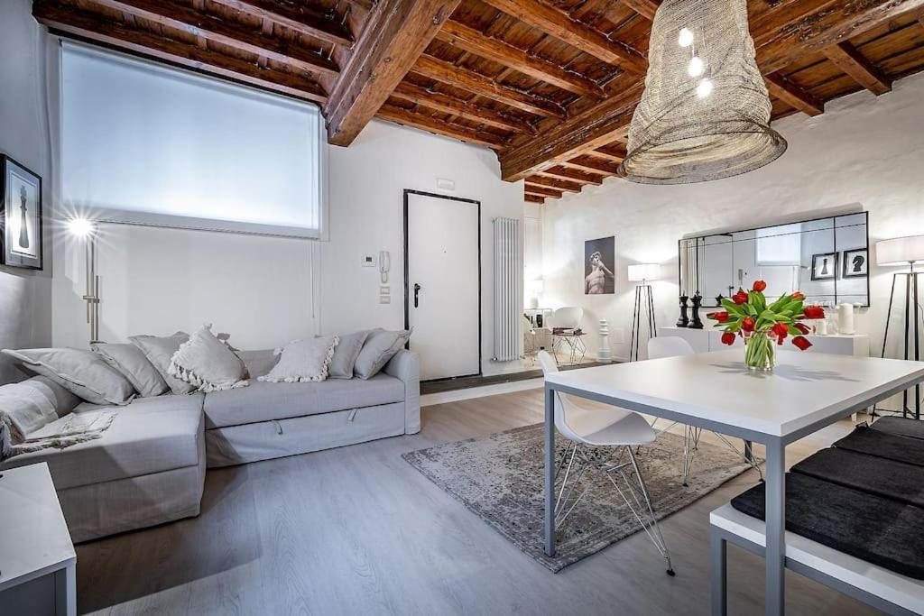 The Checkmate's House In * Florence