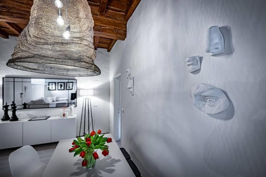 The Checkmate's House In Florence