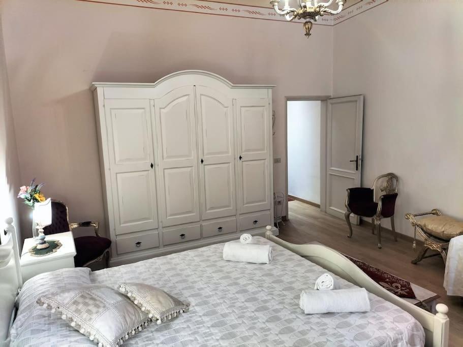 Ghibellina Elegant With 4 Bedrooms Apartment *