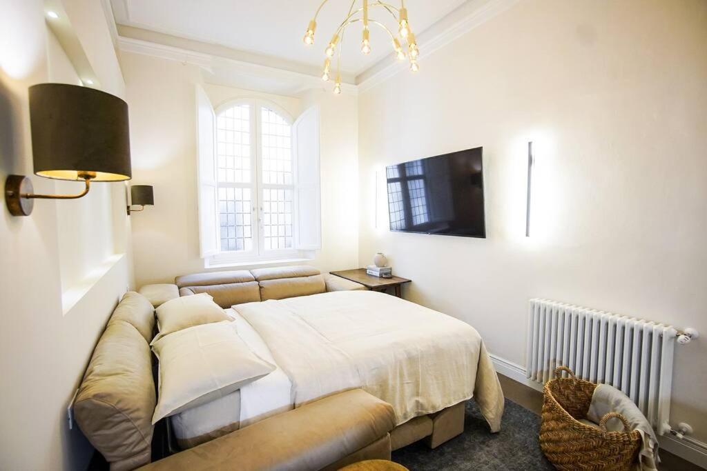 Apartment 3 Bedroom Modern Luxury In *