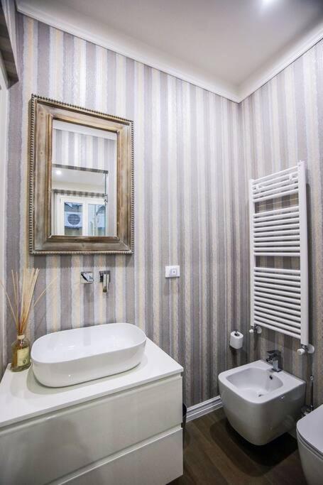 3 Bedroom Modern Luxury In Apartment Florence