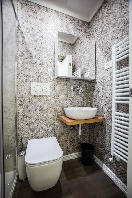 Apartment 3 Bedroom Modern Luxury In Florence