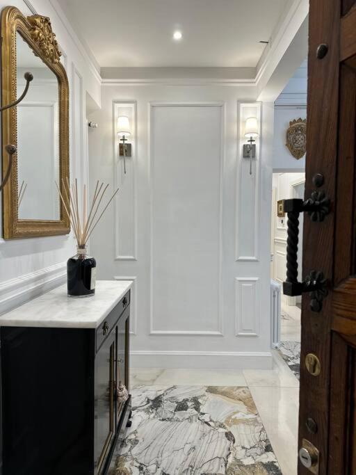 3 Bedroom Modern Luxury In Florence