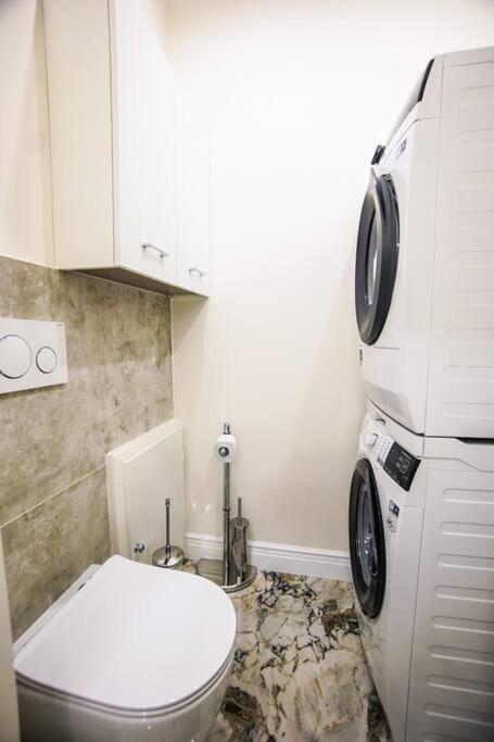 Apartment 3 Bedroom Modern Luxury In