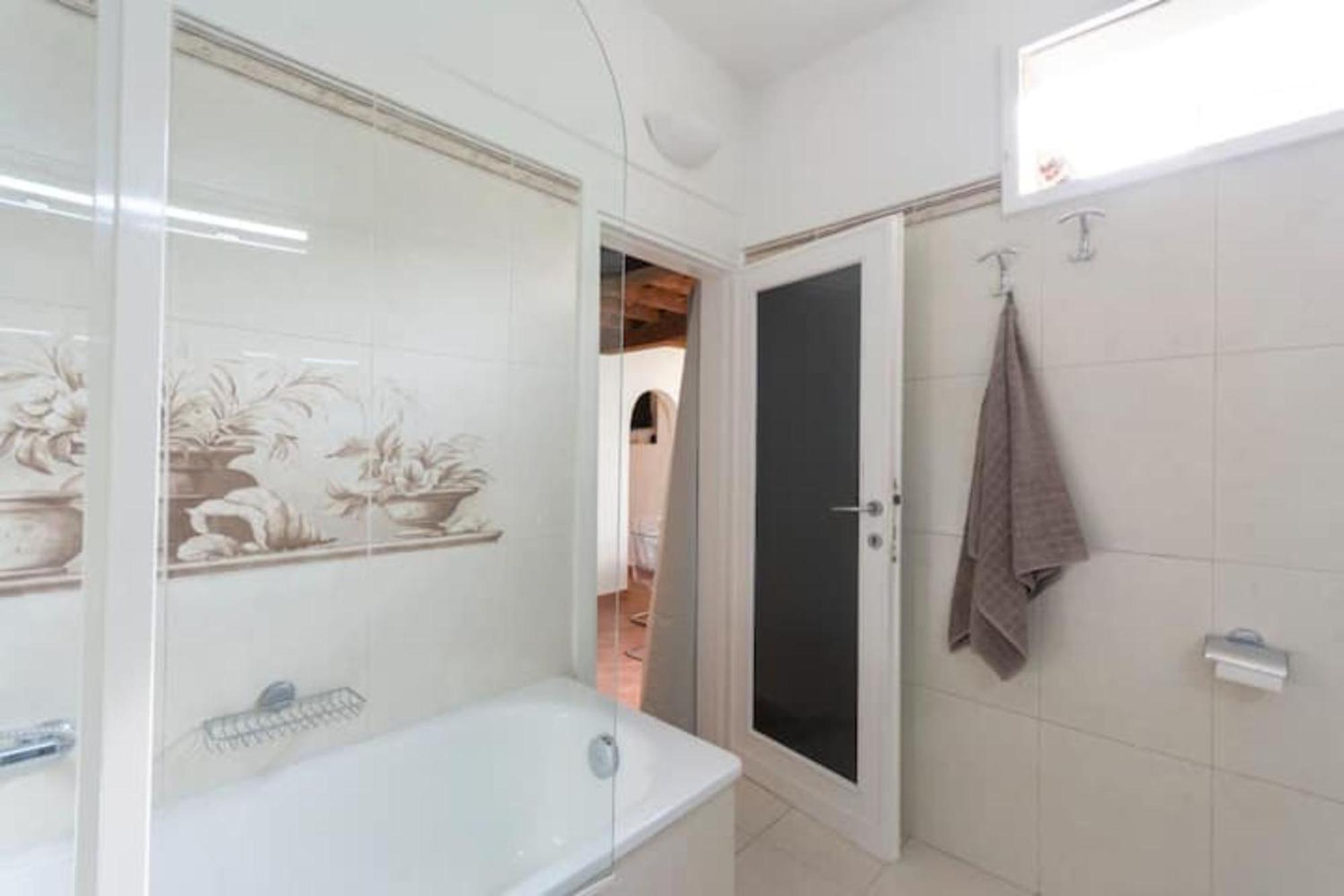 Lovely In Town Apartment *