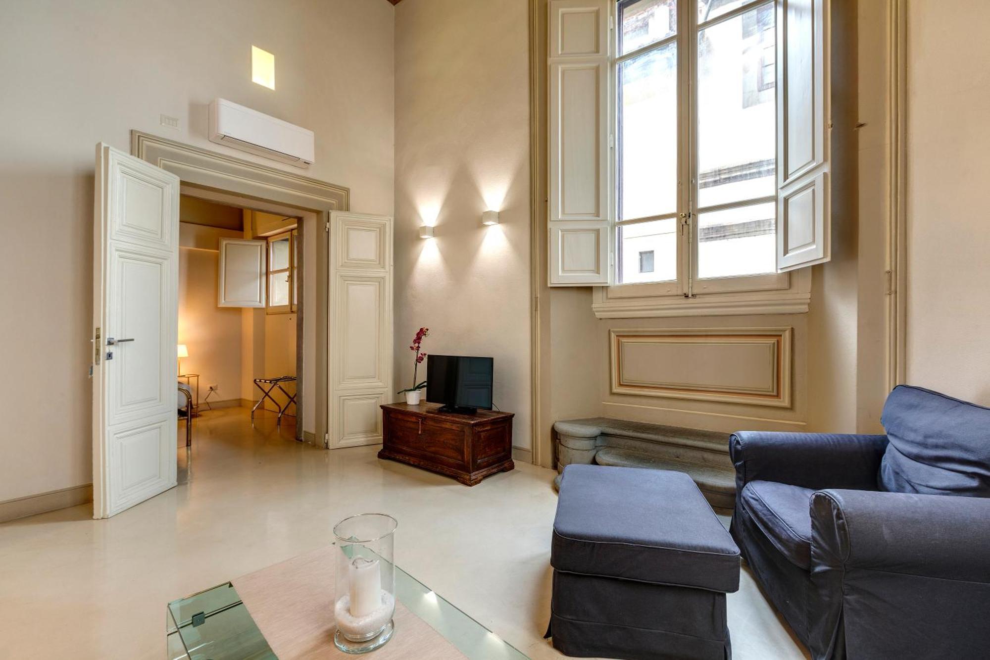 Gold Apartment *