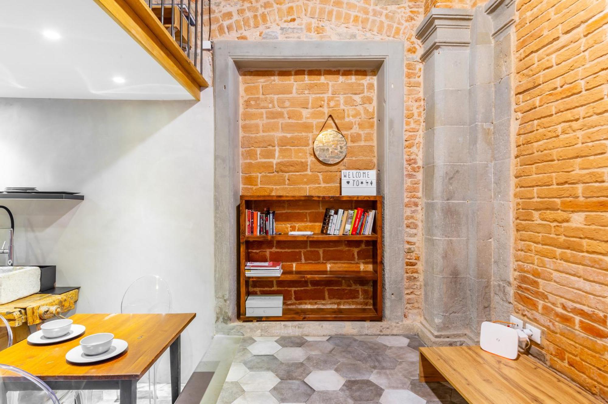 Oltrarno Duplex Apartment Florence