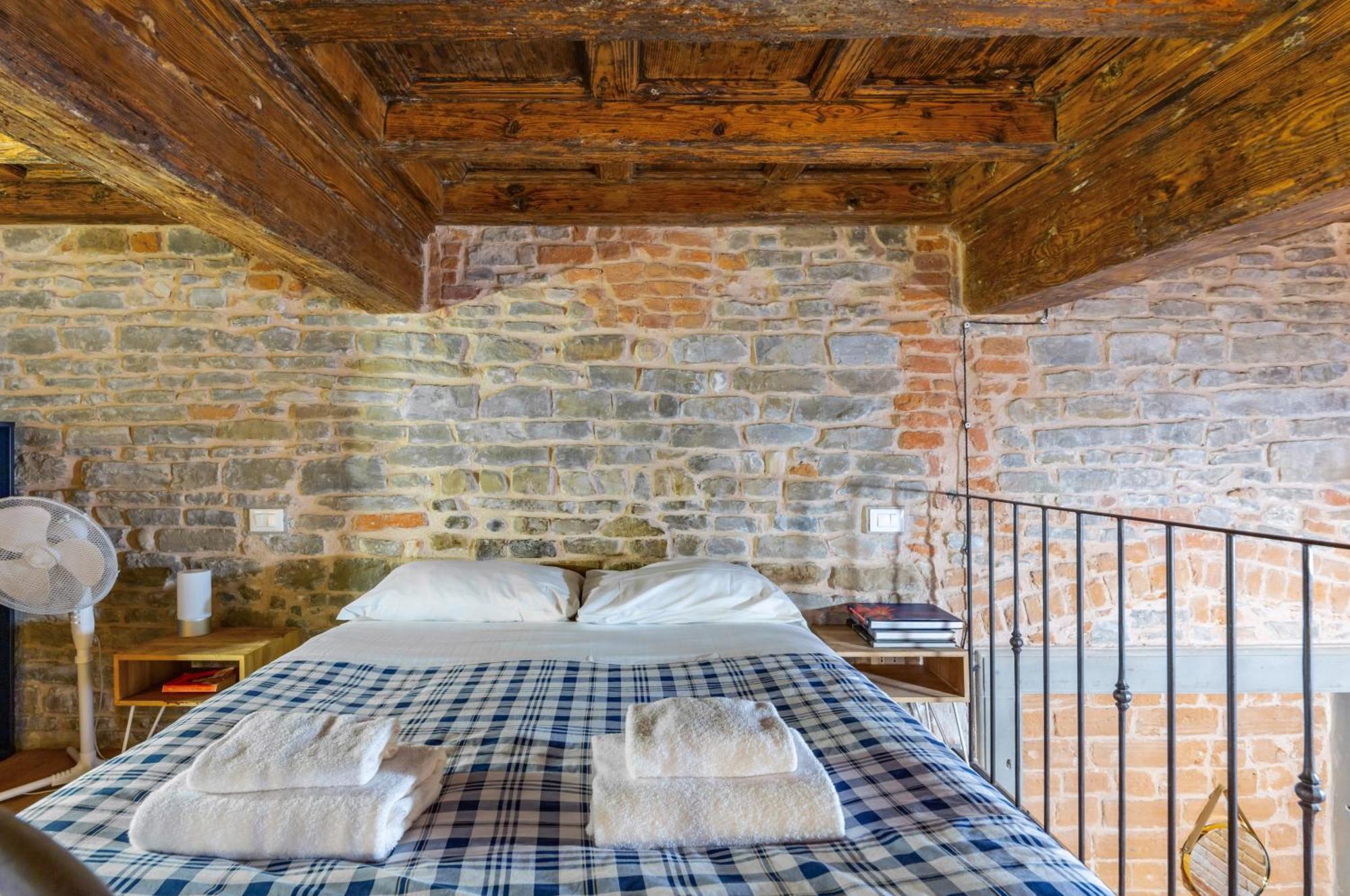 Oltrarno Duplex Apartment Florence
