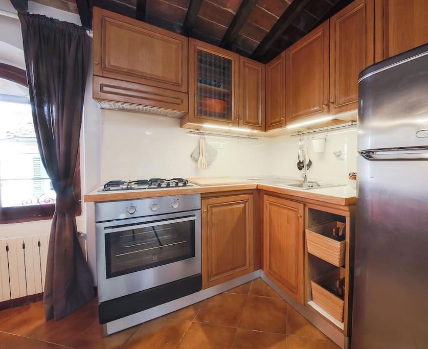 Santa Croce At Your Fingertips. Apartment *