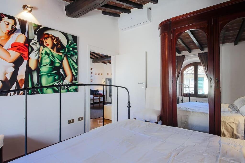 Santa Croce At Your Fingertips. *