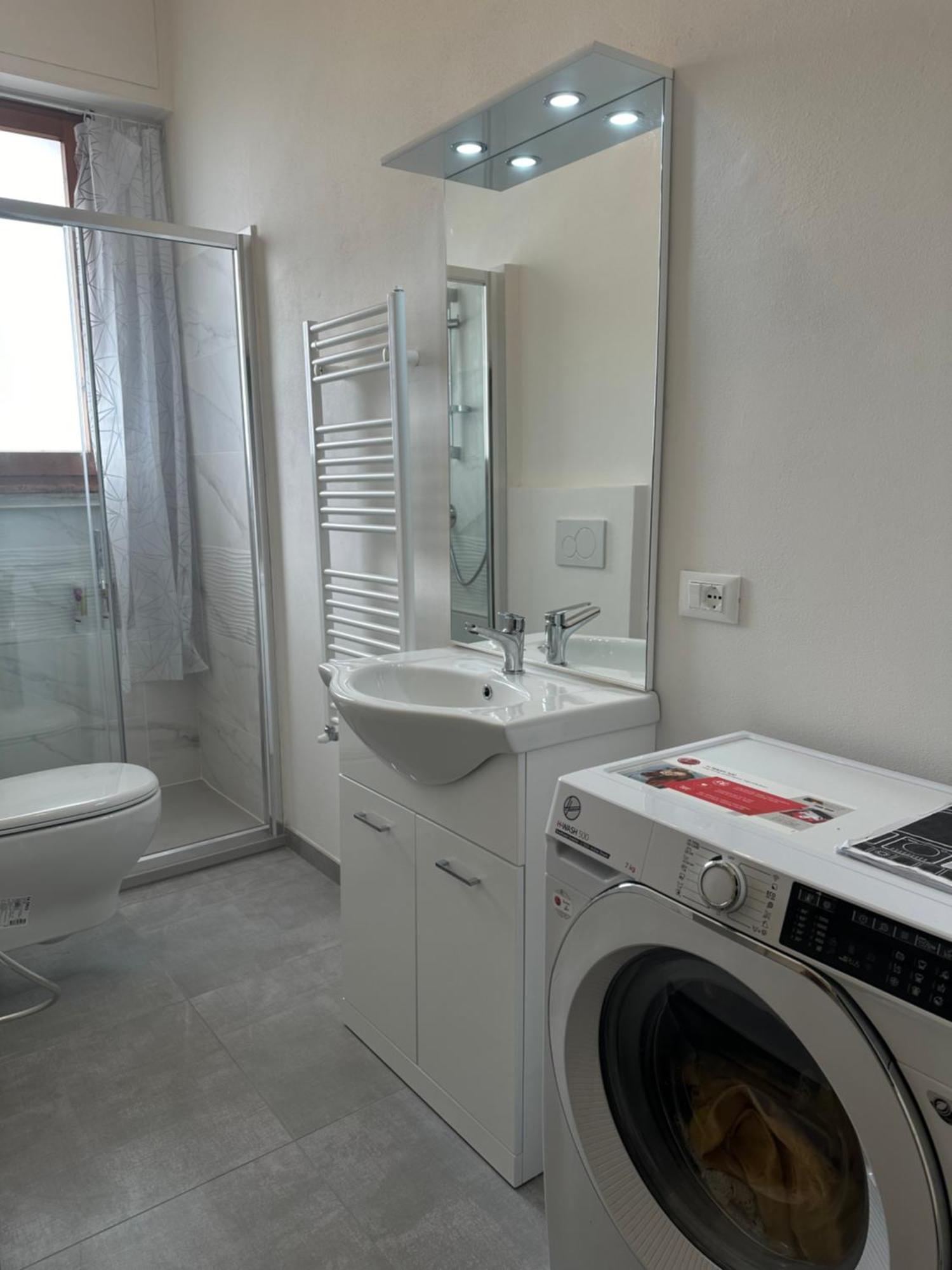 Séjour chez l'habitant Jf Yellow - Ideal Location Away From The Crowds And Close To The Tramline Stop - Only Female Guests Or Couples Florence