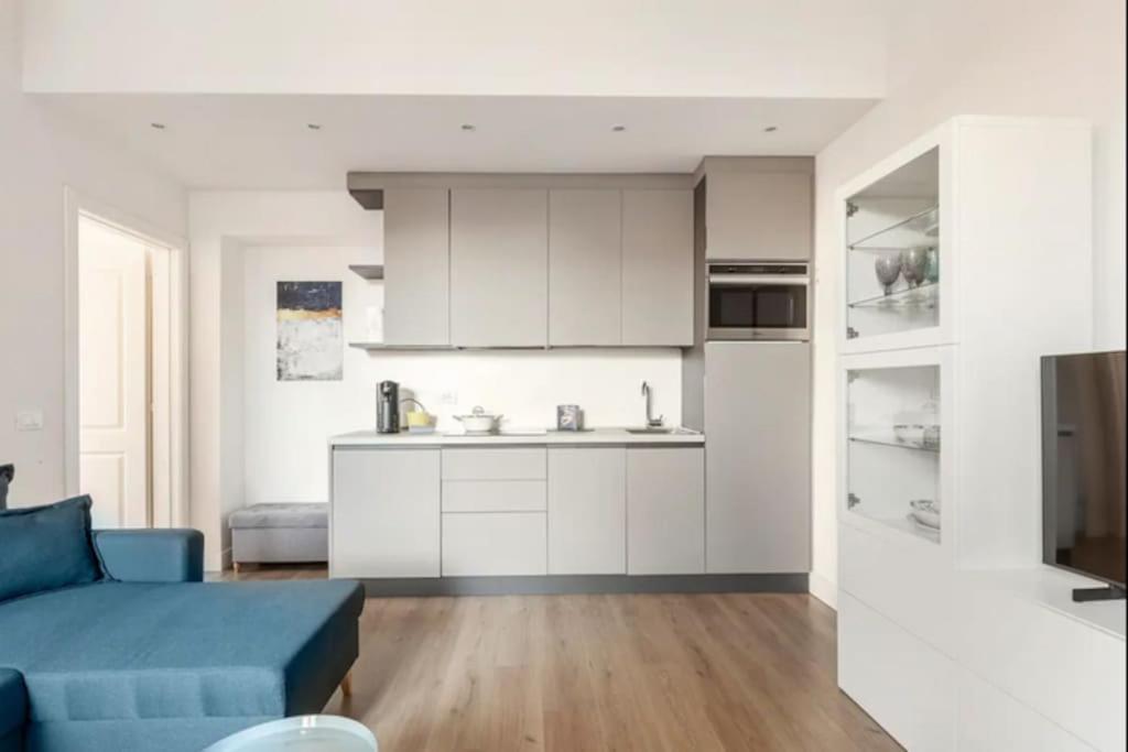 Apartment White Martelli *