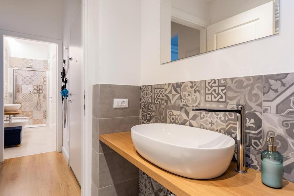 White Martelli Apartment