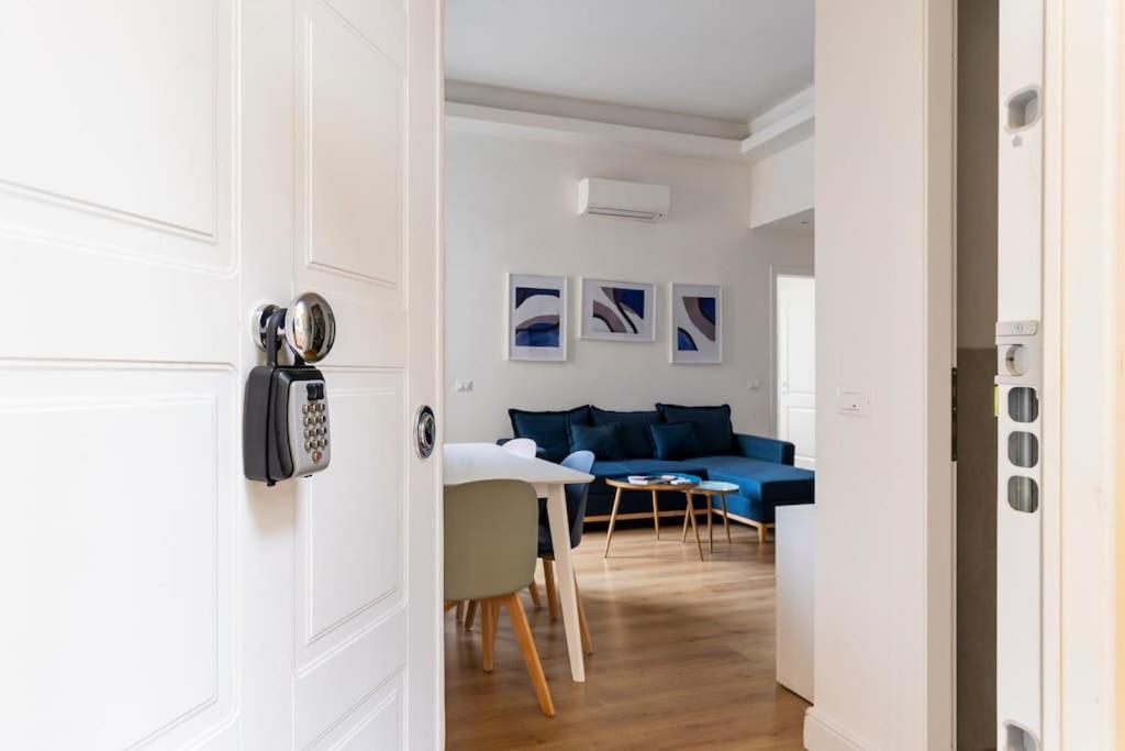 Apartment White Martelli *