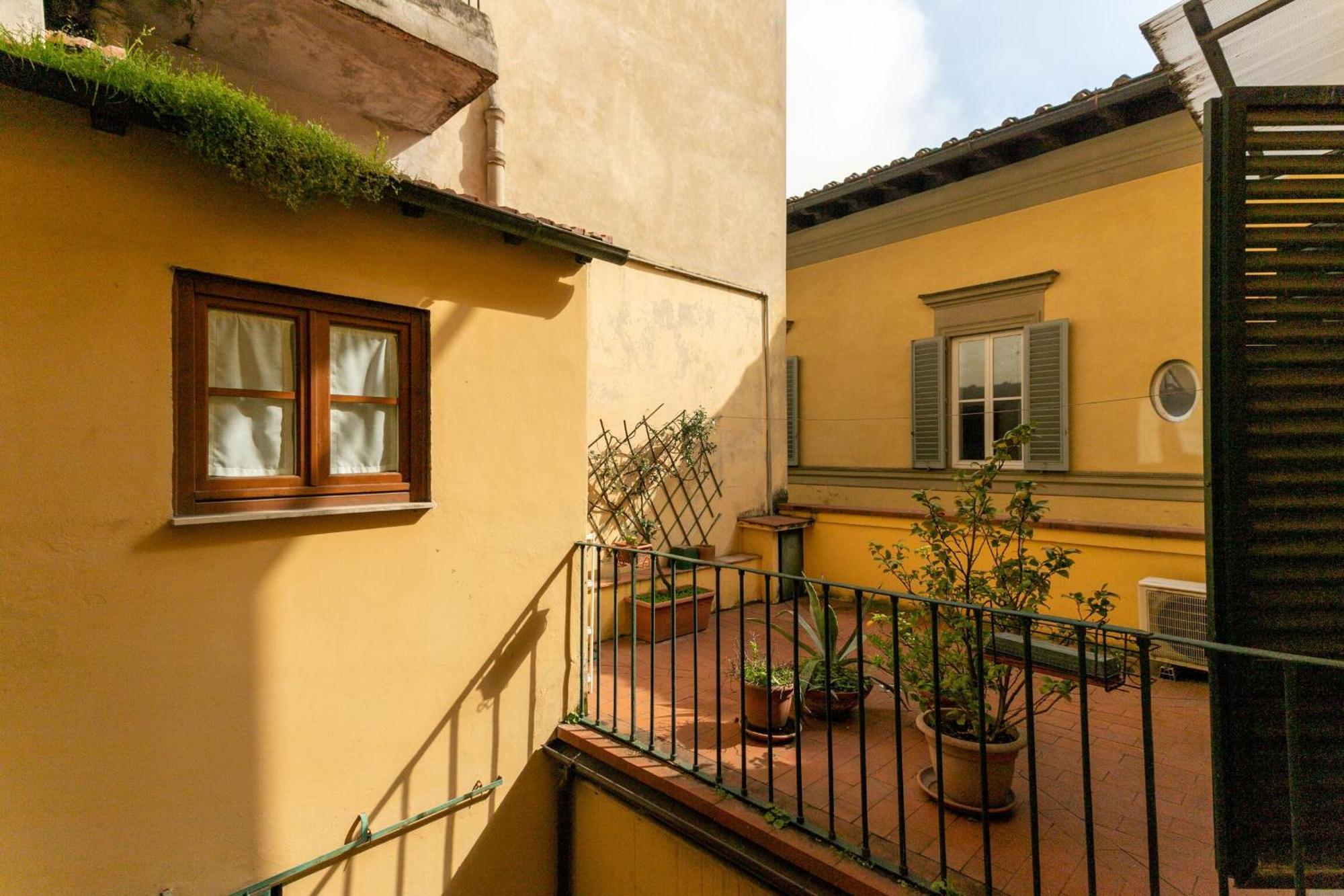 Apartment Santa Croce Dante's View With Terrace By Halldis *