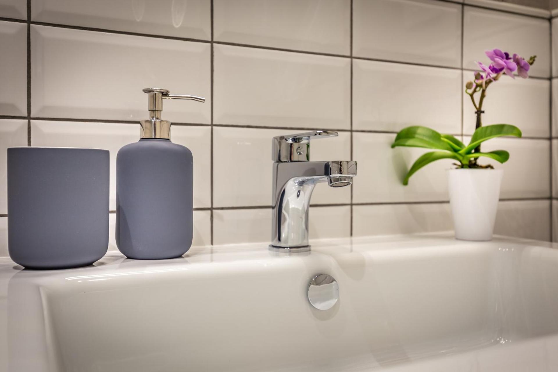- Cobalt Cove 2 Bedroom Apartment