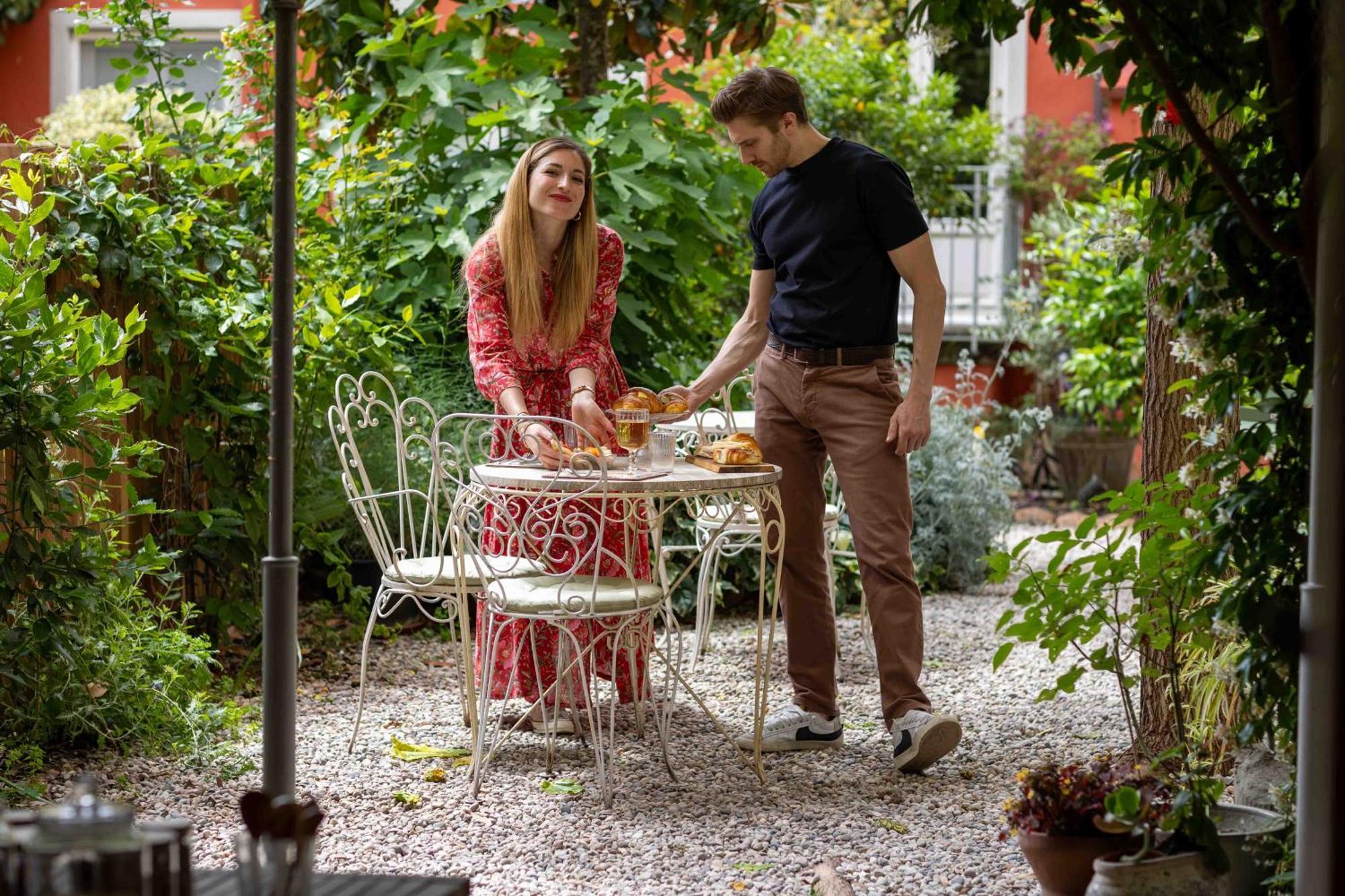 Secret Garden Couette-café
