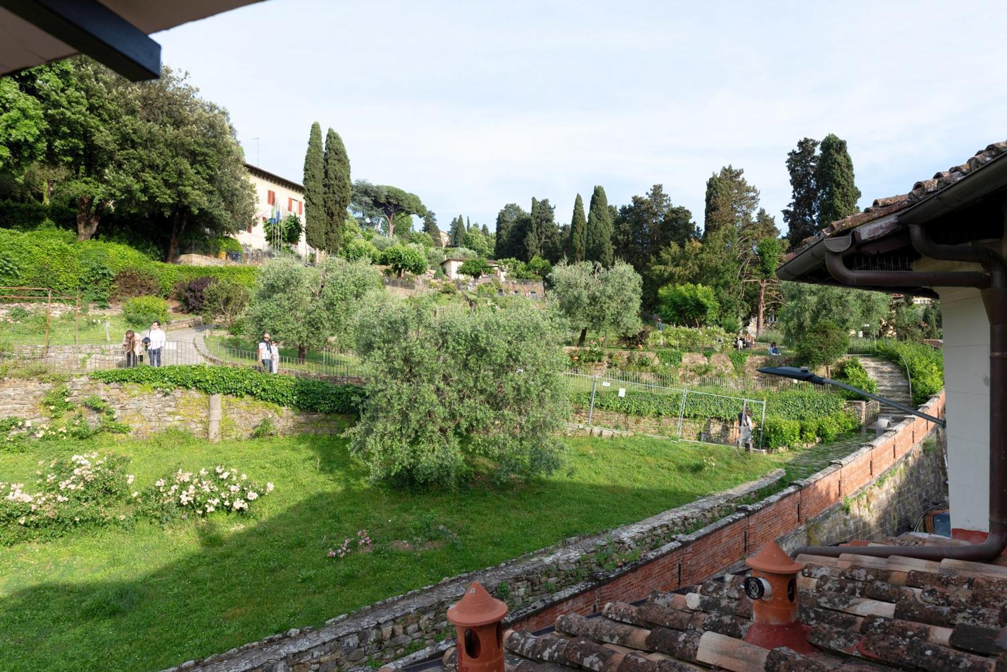 Apartment Luca's Over The Rose Garden