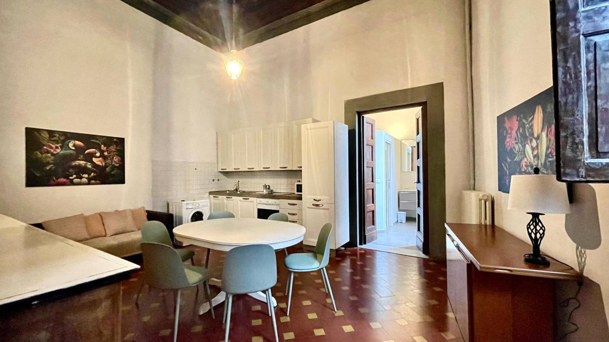 Apartment Ghibellina Lopez Florence