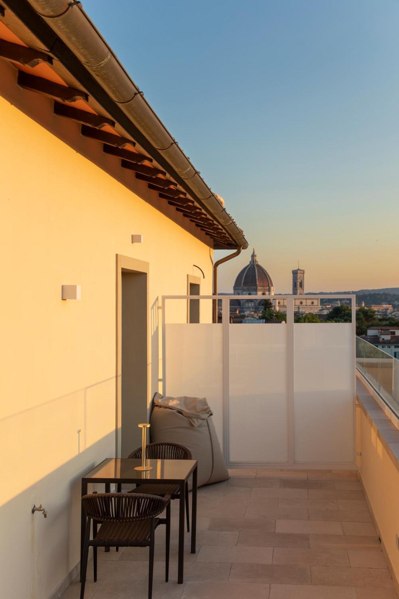 Appartement Penthouse With Terrace Over