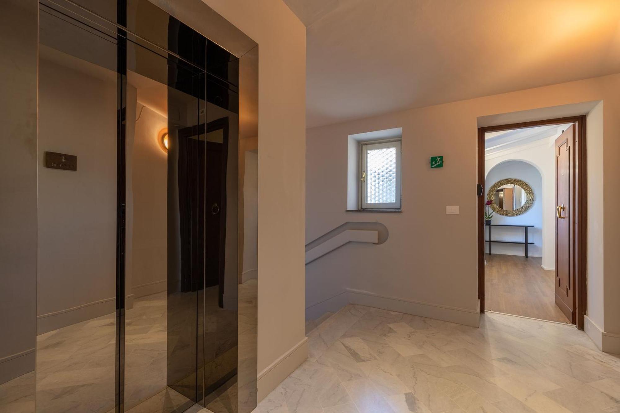 Dora Penthouse Uffizi View * Florence