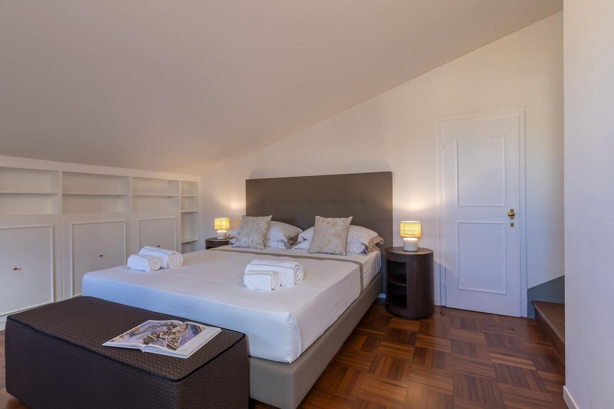 Dora Penthouse Uffizi View Apartment Florence