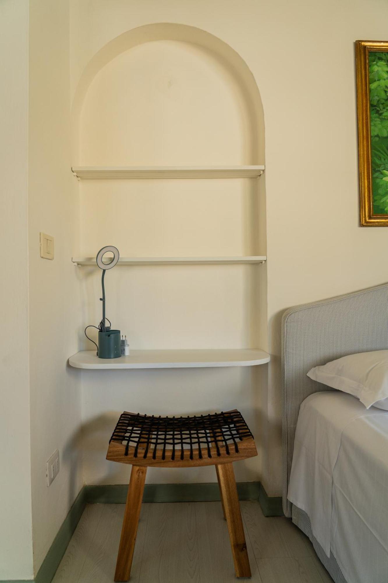 Friendly & Small 1-br With Beautiful Terrace Appartement