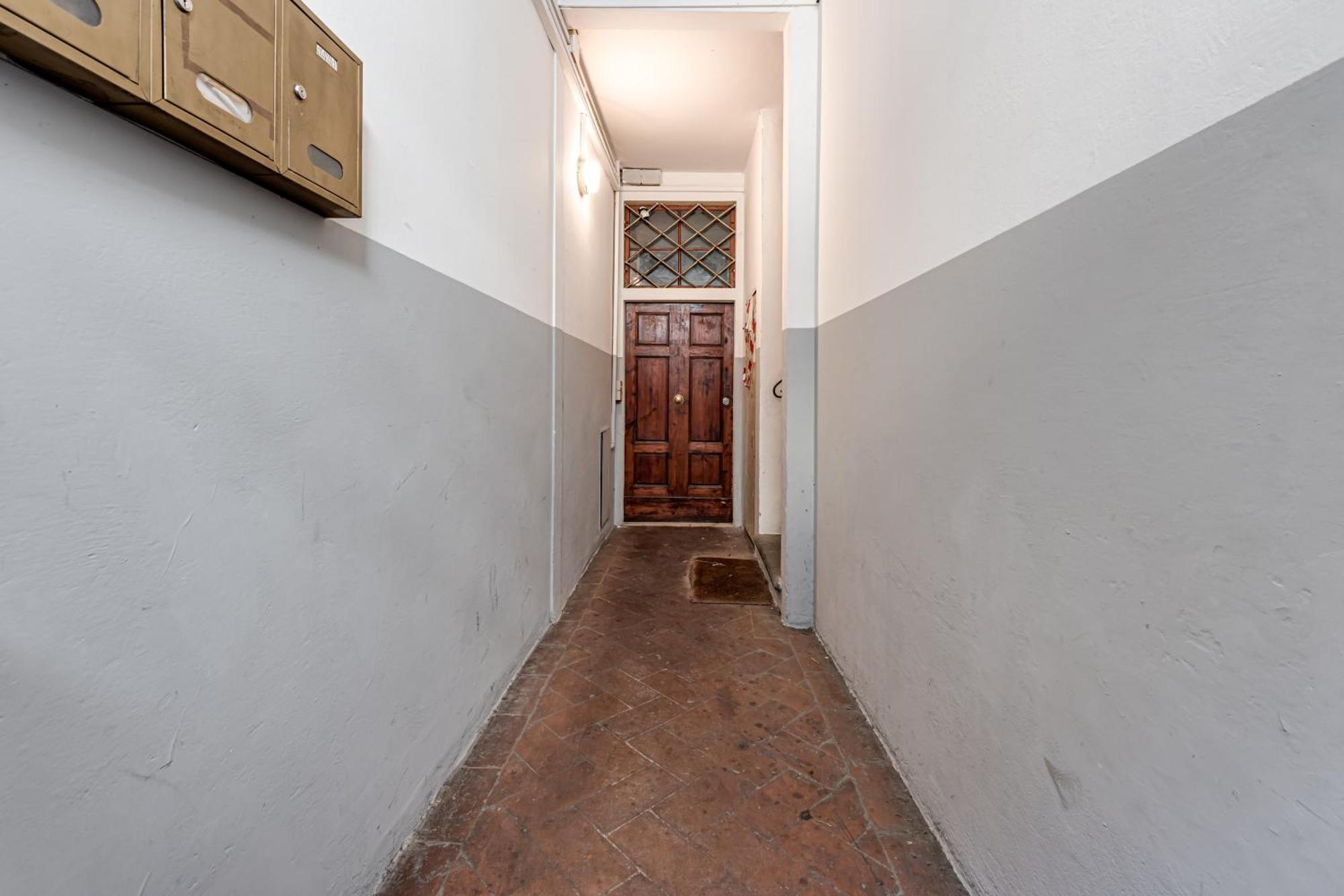 Green Flat, Via Guelfa