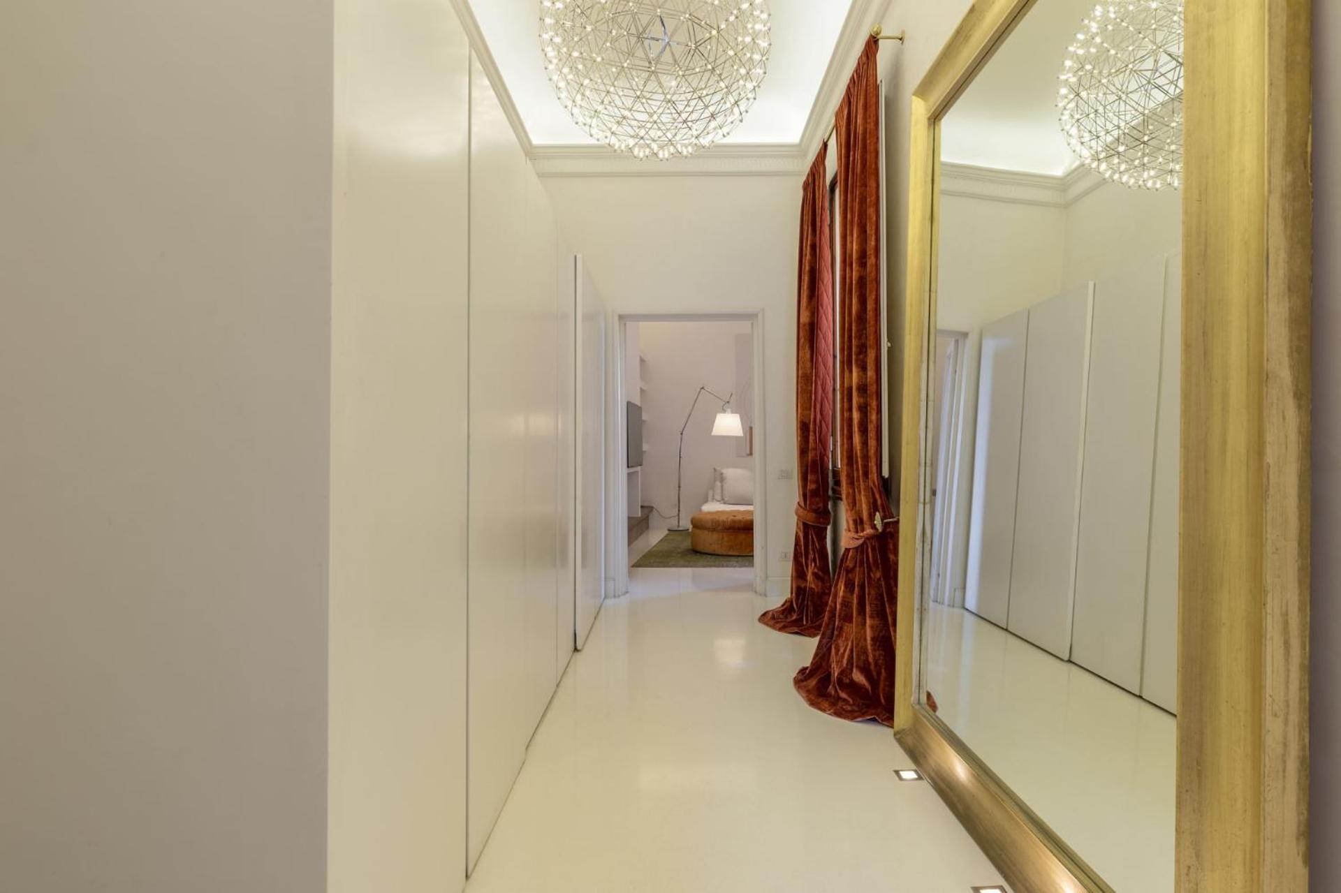 Luxury With Big Terrace In Aparthotel Florence